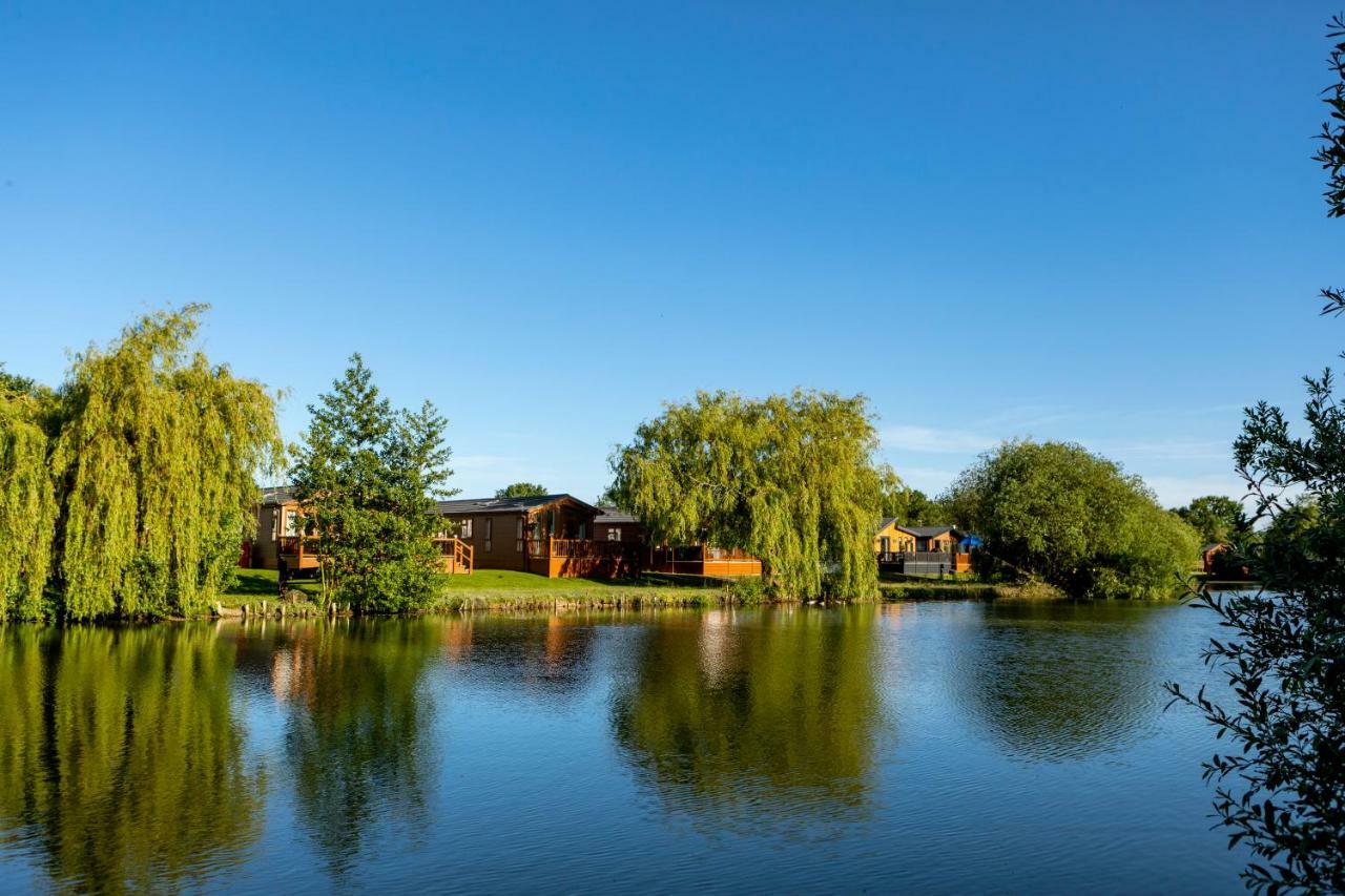 Carlton Meres Holiday Park Rendham Exterior photo